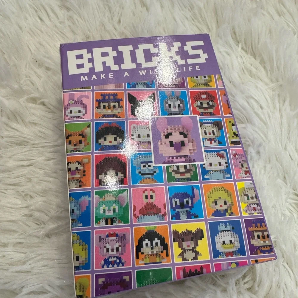 Piglet Winnie the Pooh BRICKS Pink & Purple Pixel Building Set - 135 PCS